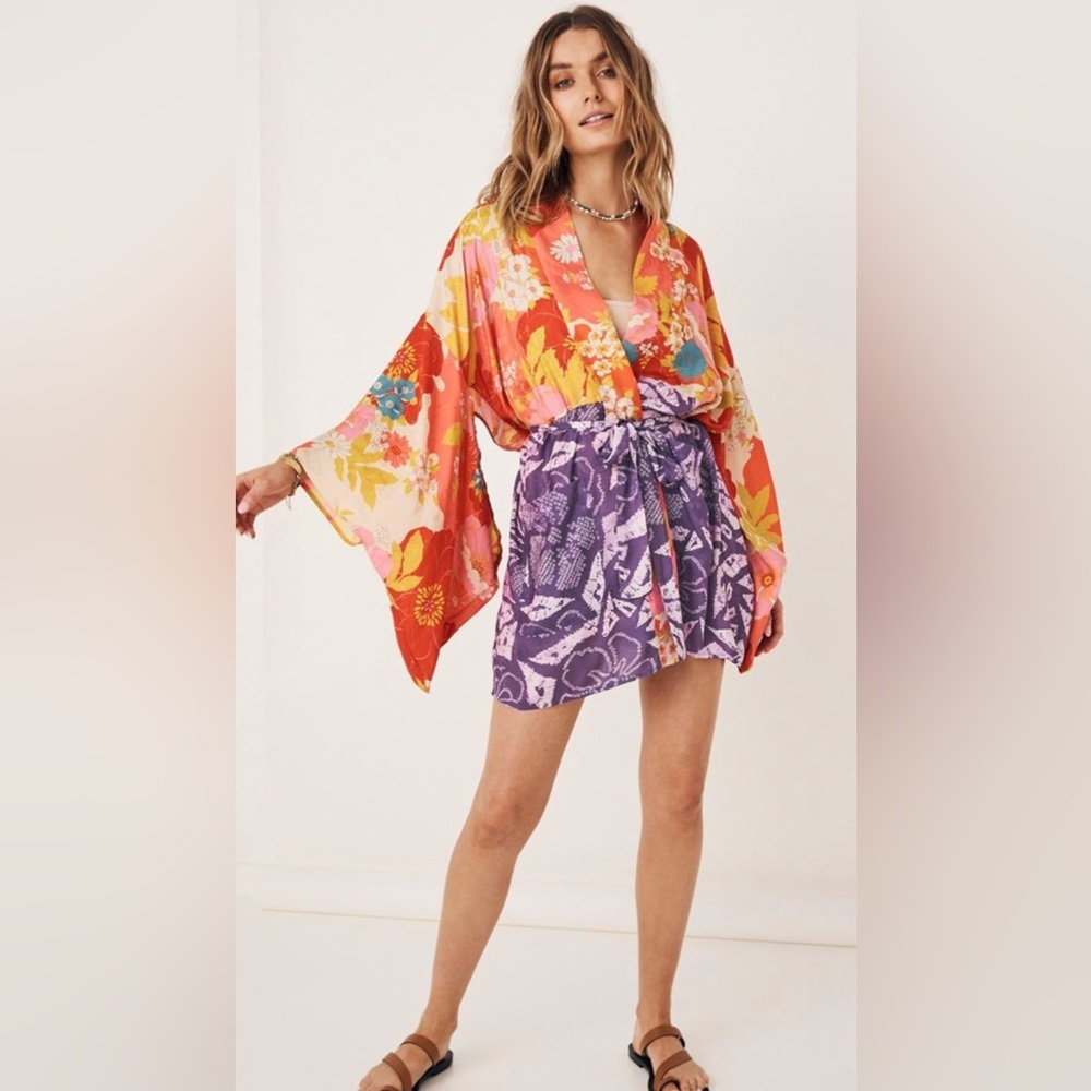 NWT Spell Tyler Short Kimono/Jacket/Cover-Up/Robe in Chili Tropicana S/M